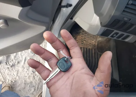 2013 Toyota Tacoma z USA, uszkodzony, nr VIN 5TFNX4CN5DX028065